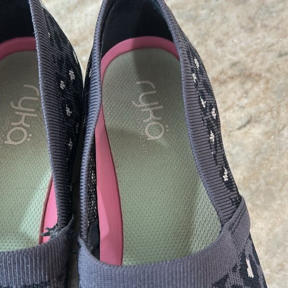 Ryka Hera Slip-On Sneaker leopard print gray,white,black size 9.5M - Picture 10 of 10